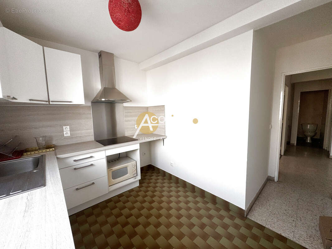 La Seyne Sur Mer, Centre, Appartement T3, 76m2, balcon - photo 5