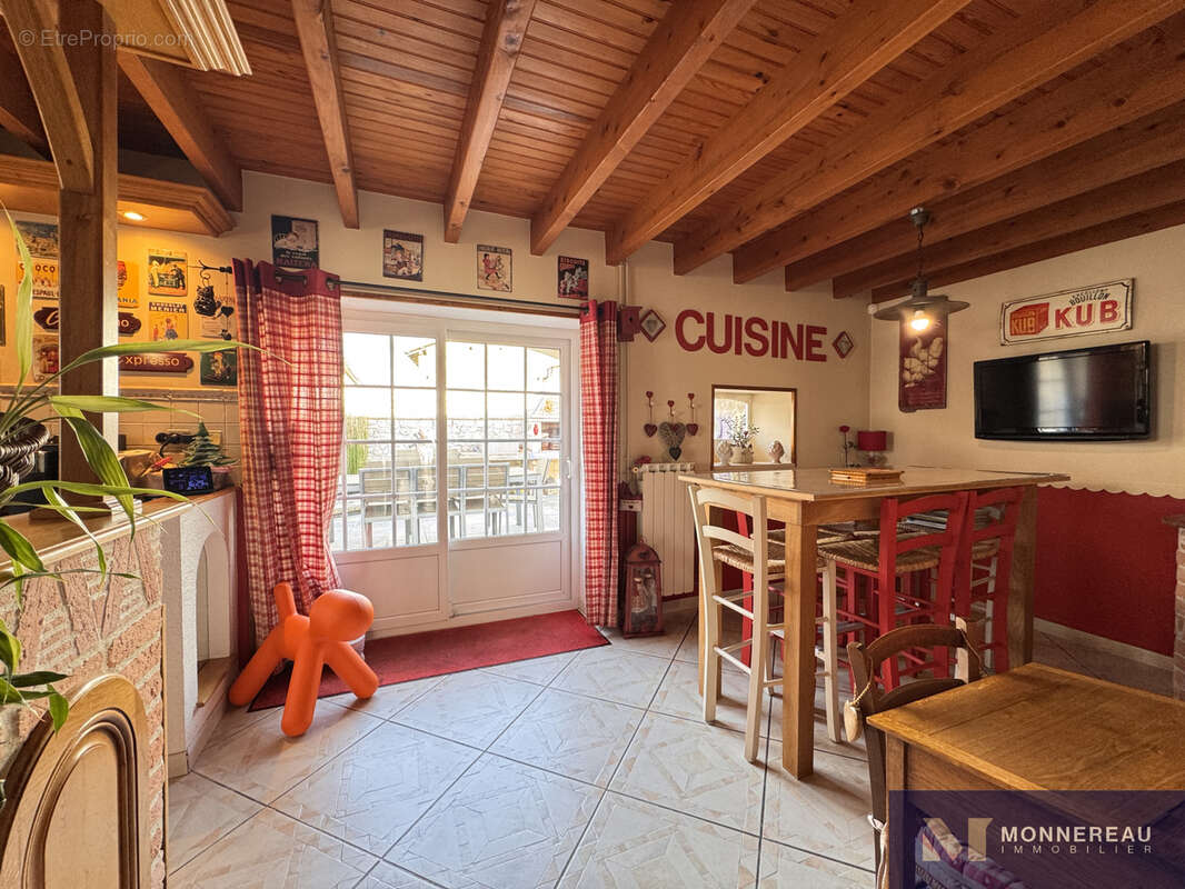 Maison à BAIGNES-SAINTE-RADEGONDE