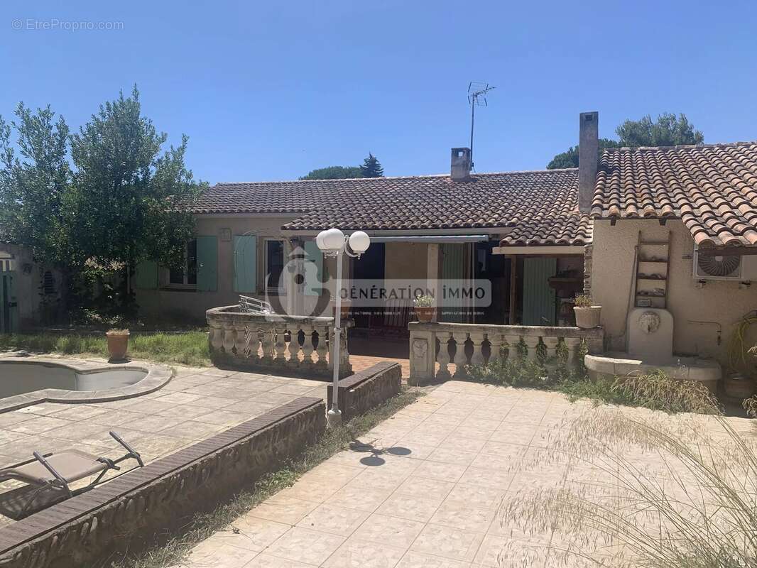 Maison de 4 chambres avec jardin à Arles - photo 11