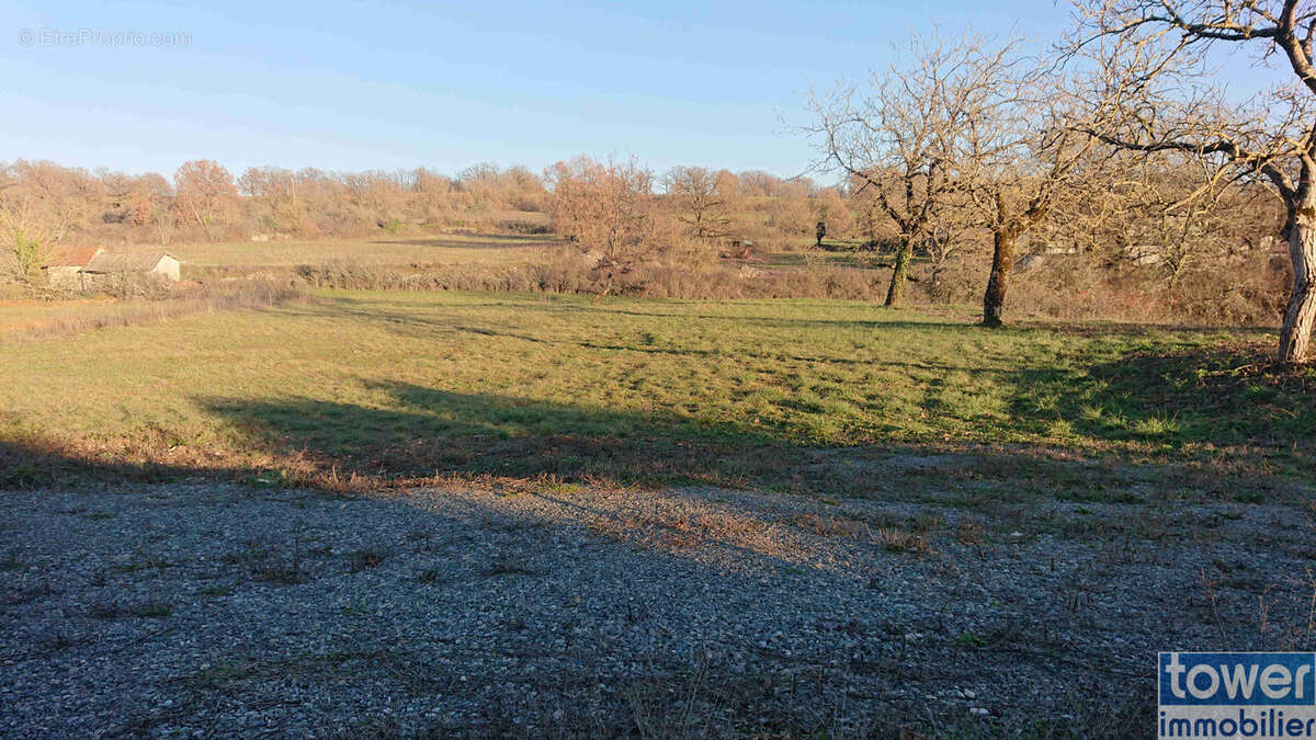Terrain à VILLENEUVE