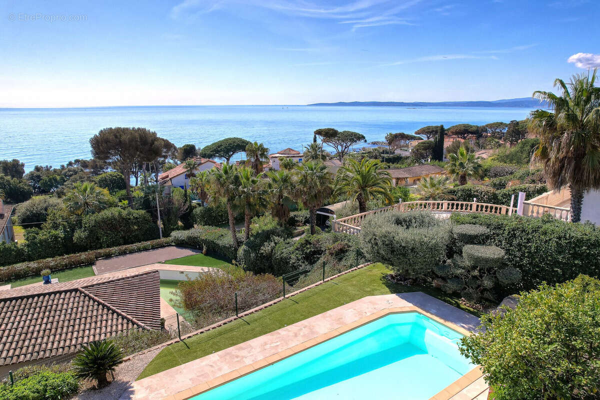 Maison à ROQUEBRUNE-SUR-ARGENS