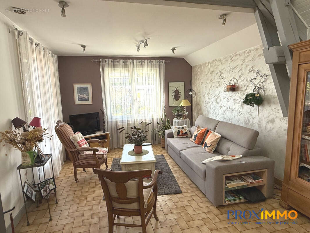 Maison 120 m² à Miribel-Les-Echelles  - photo 3