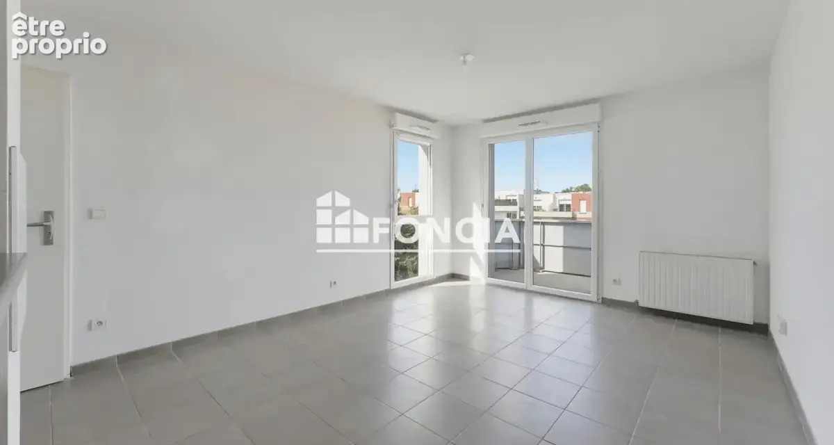 EYSINES - T2 de 42 m2 bien agencé au 2ème étage avec balcon et parking en sous-sol - photo 2