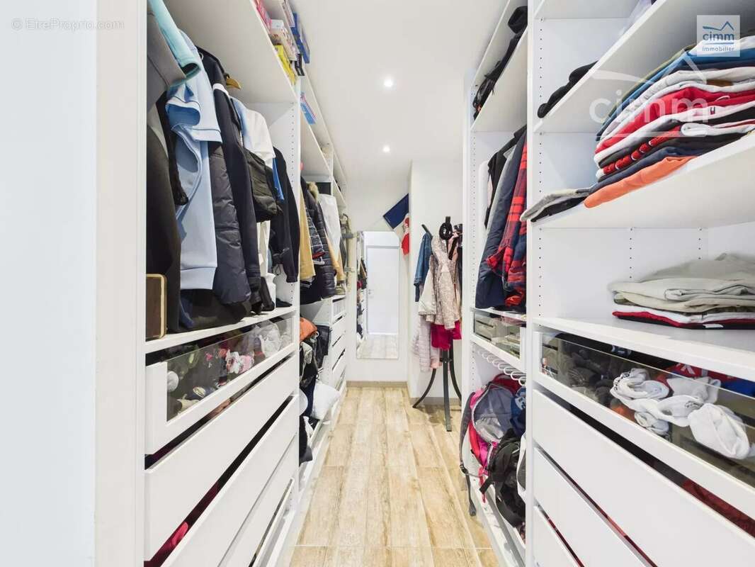 Maison à LES BRULAIS