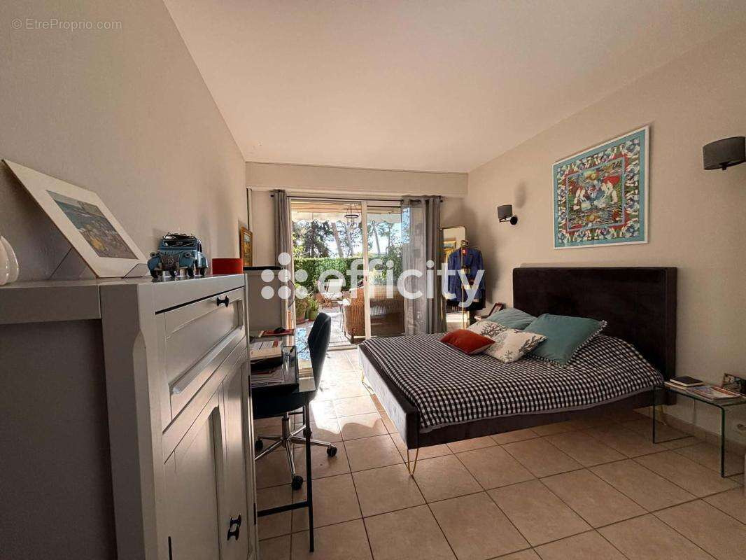 Appartement à LE CANNET