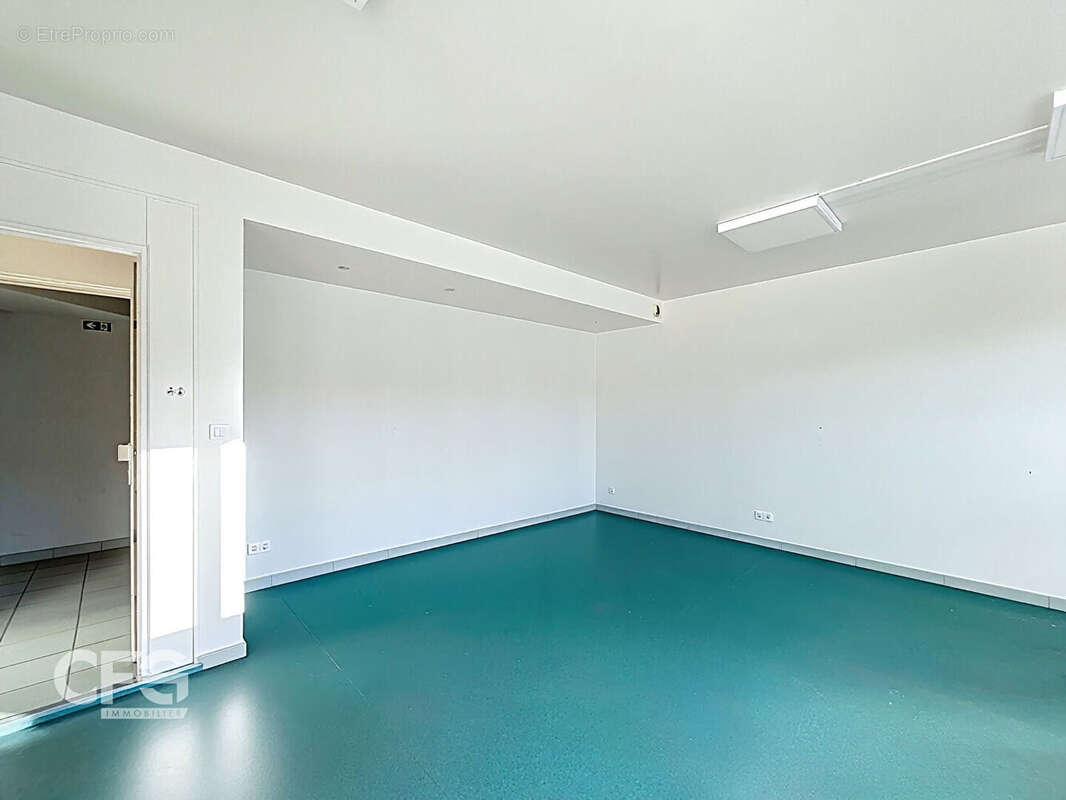 Commerce à GRESY-SUR-AIX