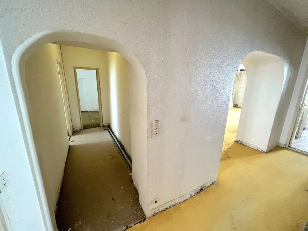 Opportunité d’Investissement Idéale au Cœur du Dynamique Ribérac - photo 5