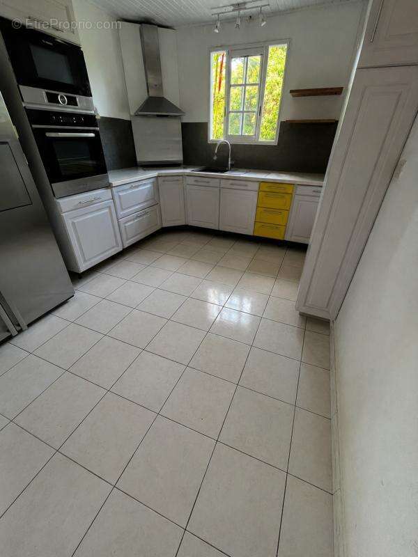 Maison T8 - 2 T4 indépendants - Le Lamentin (97232) - photo 4