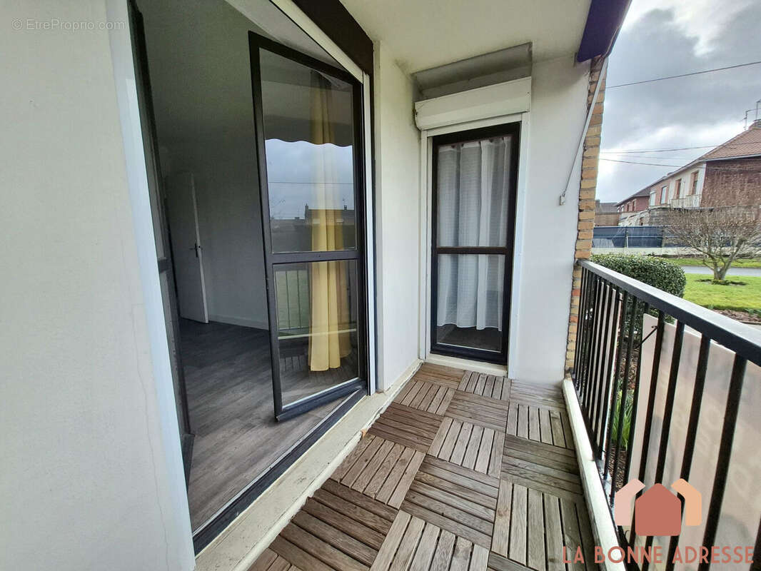 Balcon couvert - Appartement à WATTRELOS