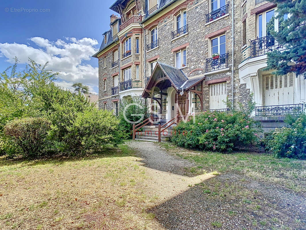 Appartement à GARCHES