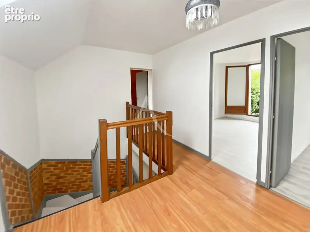 Maison Vaureal avec 3 chambres garage et terrain. - photo 9
