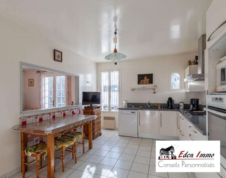 Maison 230 m² à Dignac  - photo 4
