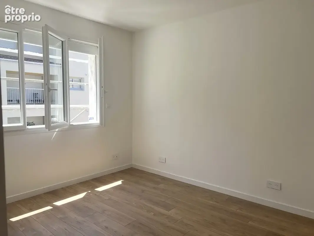 CHARTRONS-BASSENS A FLOT GRAND T5 DE 118.64M2 renovation a neuf avec climatisation ET TERRASSE DE 62M2 - photo 13