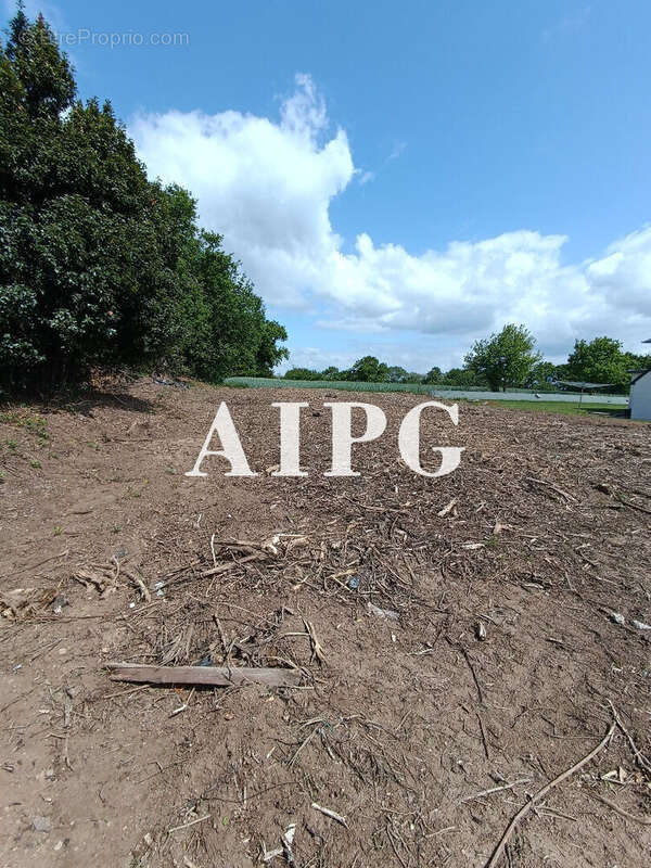 Terrain à PLOUGUERNEVEL