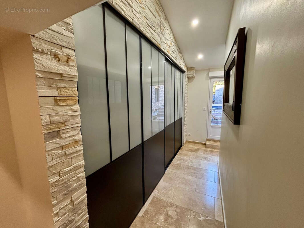 Maison à SUZE-LA-ROUSSE