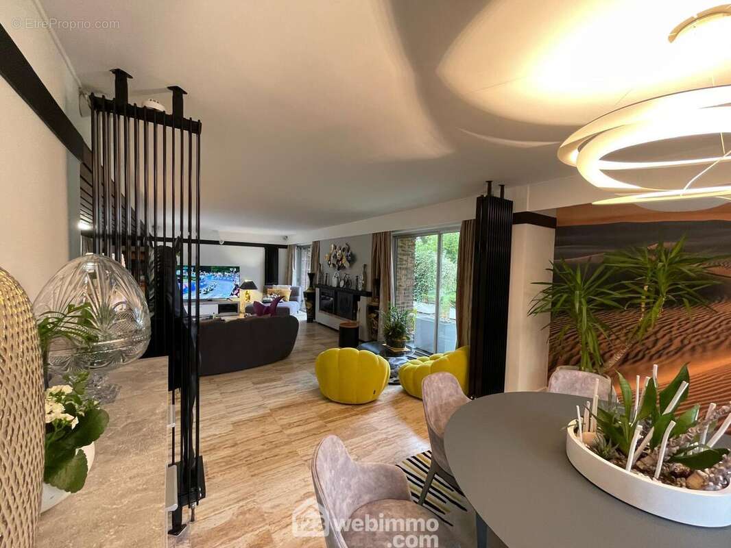 Maison 308 m² à Cuts  - photo 9