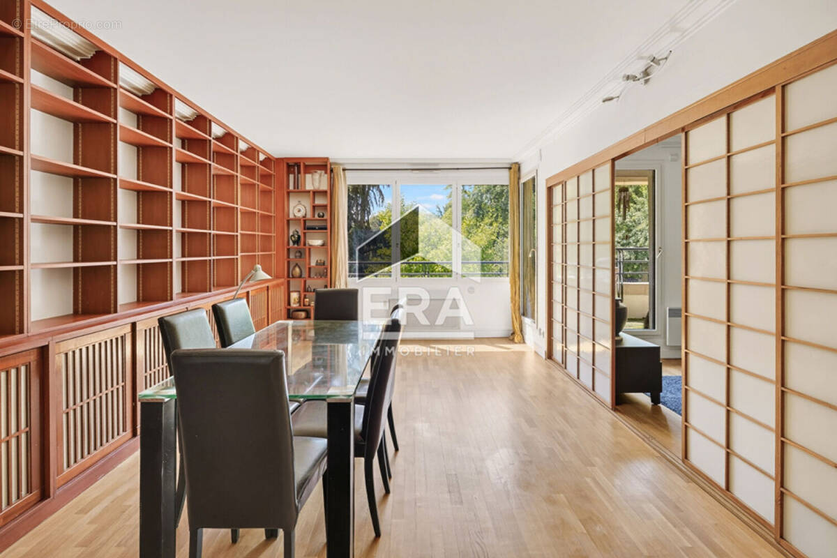 Appartement à PARIS-14E