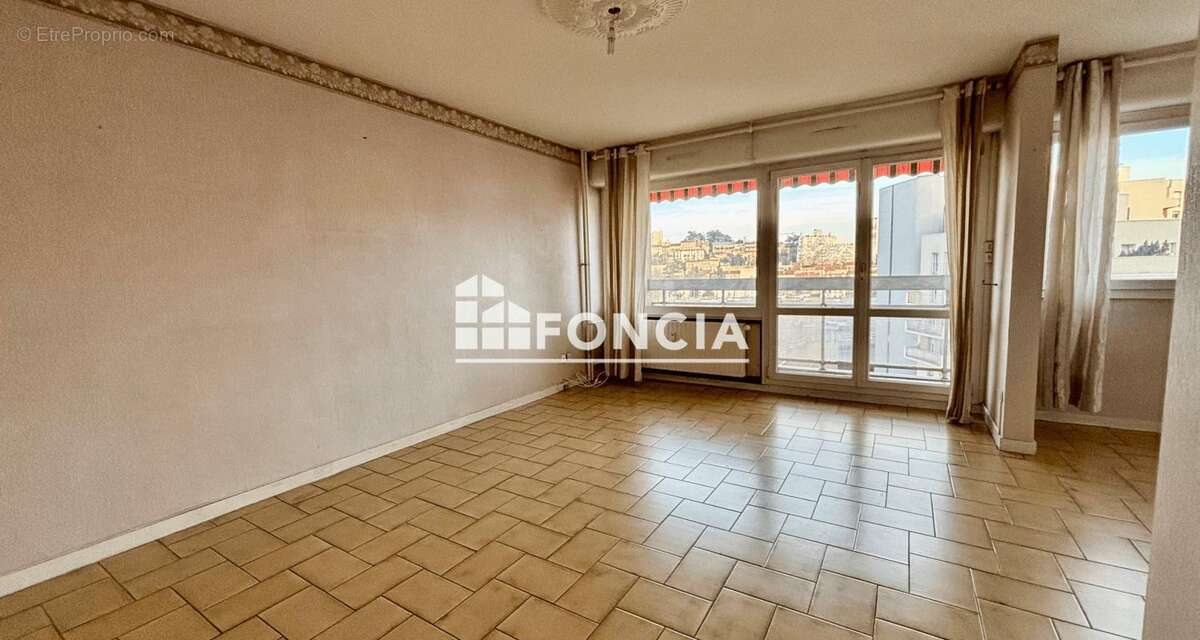 Appartement à SAINT-ETIENNE