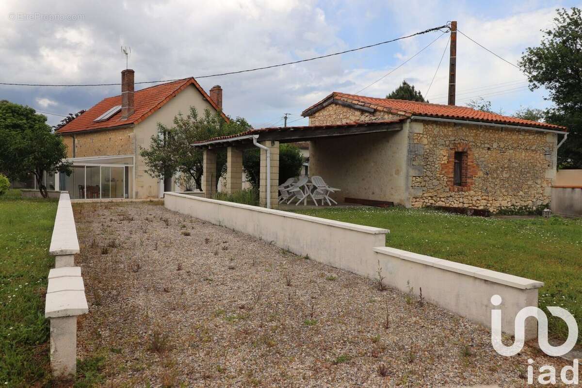 Photo 2 - Maison à LE FOUILLOUX