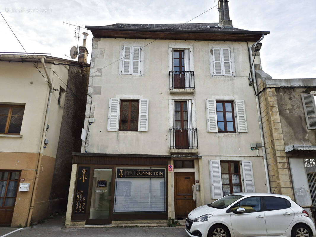 Appartement à CHAMPAGNE-EN-VALROMEY