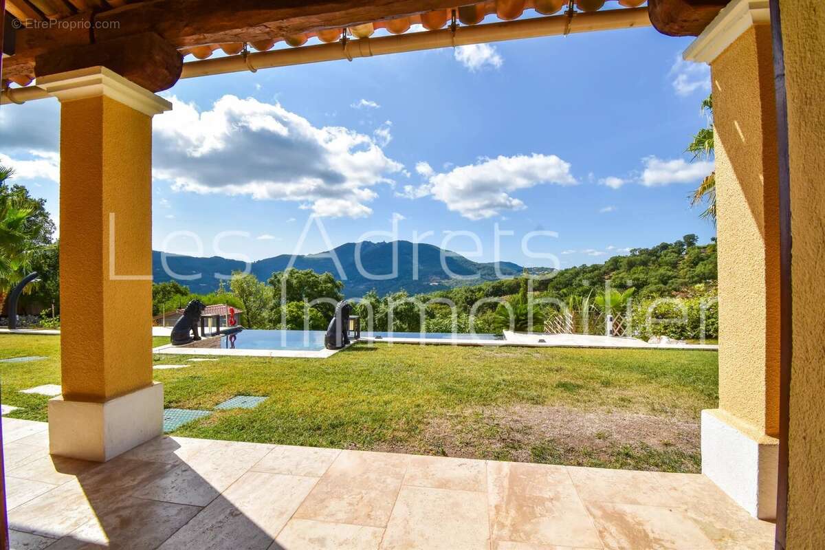 Maison à LES ADRETS-DE-L&#039;ESTEREL