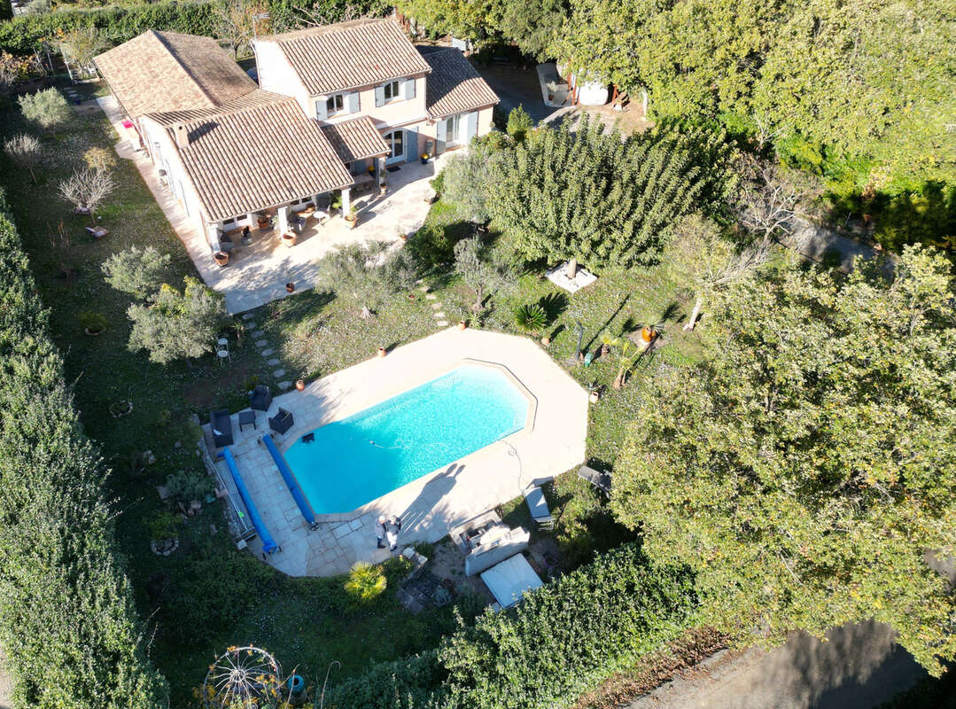 Maison à BAGNOLS-EN-FORET