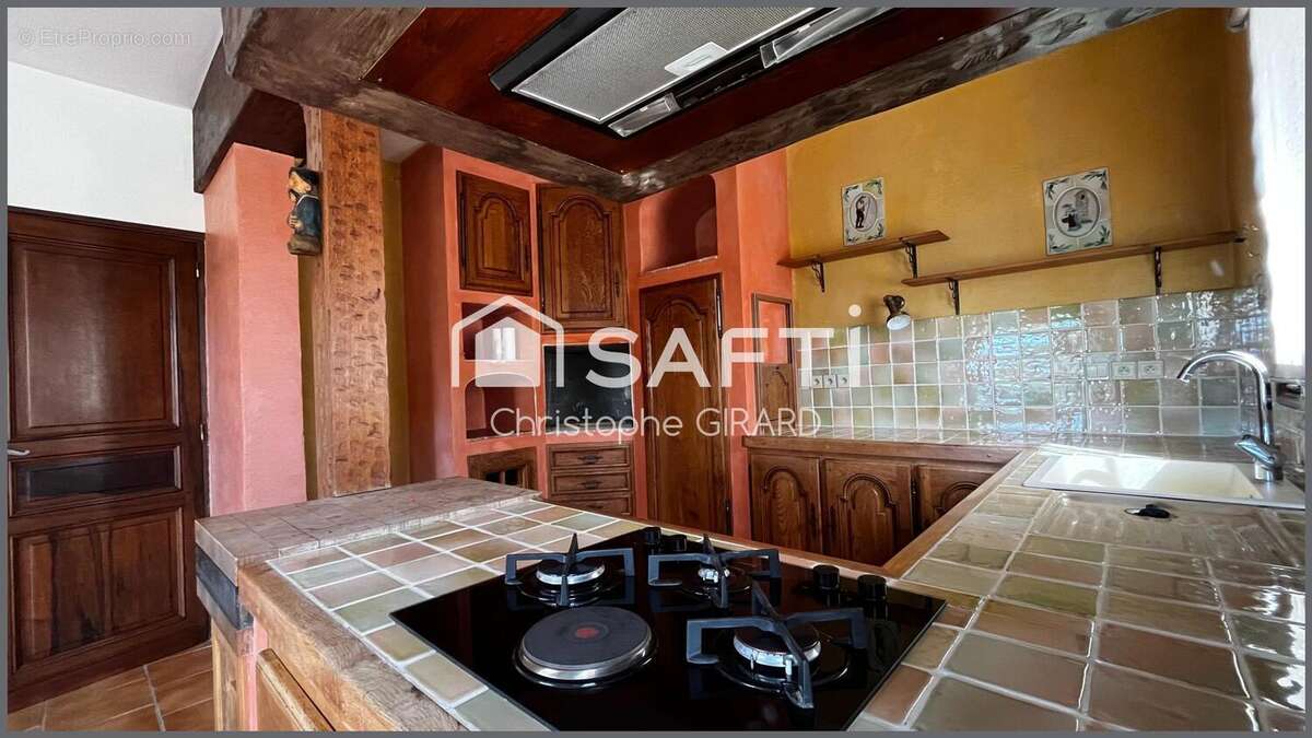 Photo 6