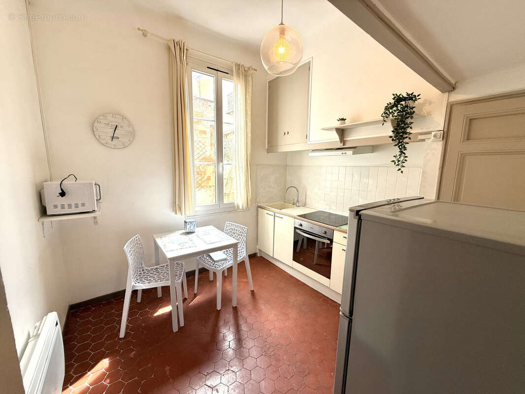 Appartement à MARSEILLE-4E