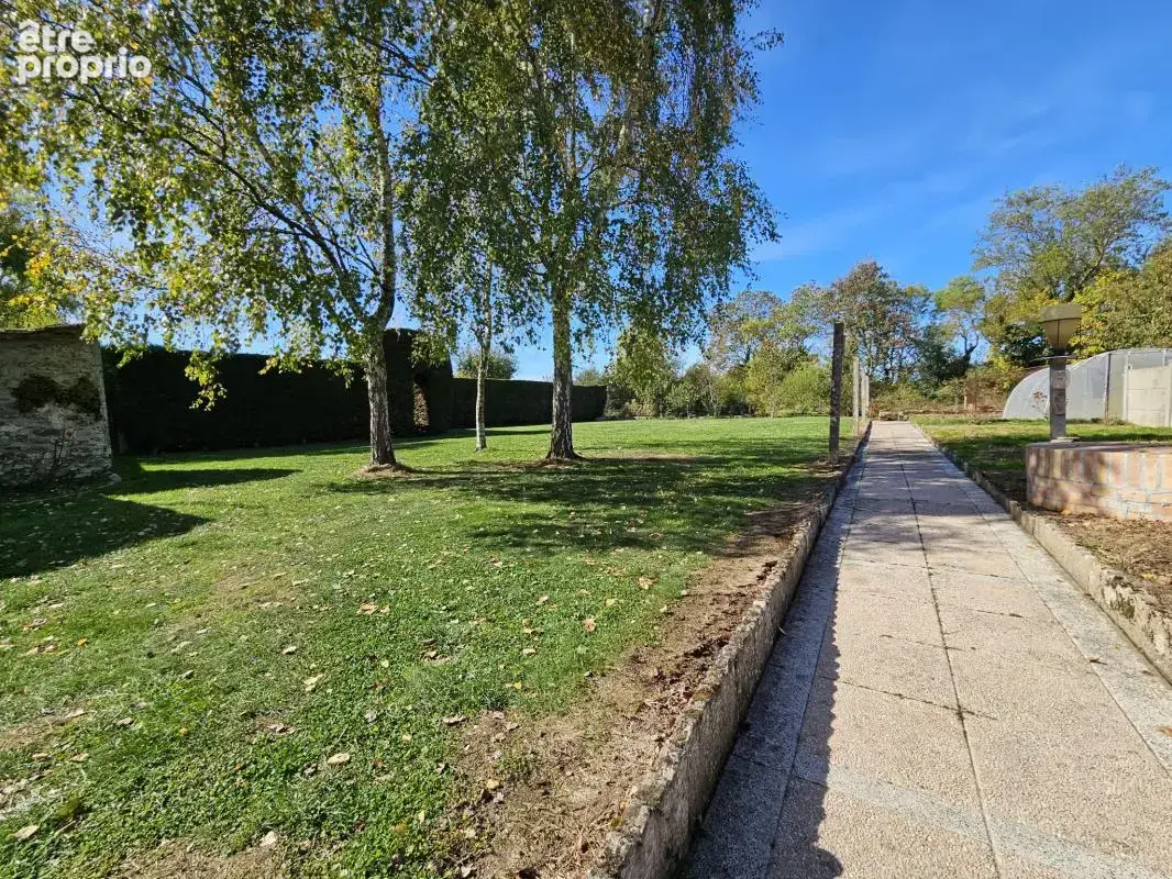 Maison familiale avec 4 chambres dépendances et terrain COUF - photo 4