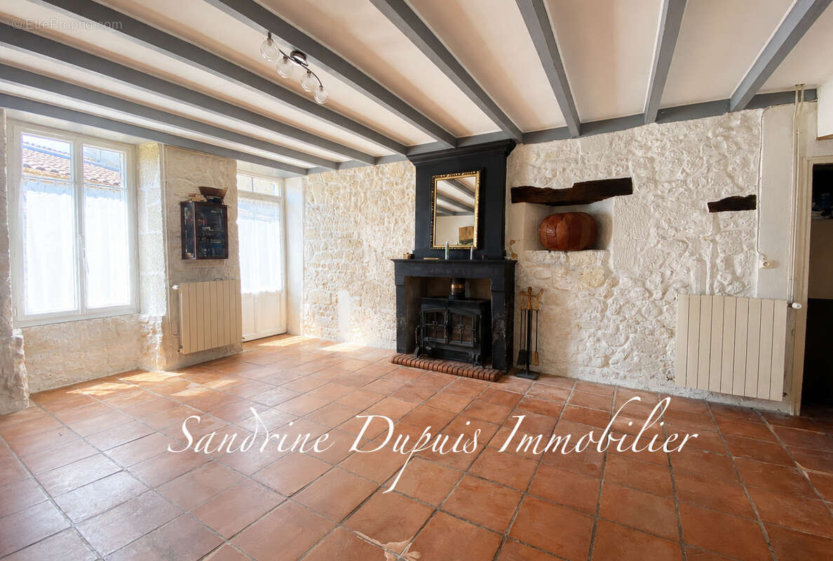Maison charentaise   5 chambres   Gîte indépendant   Dépendance de 51 m - photo 3
