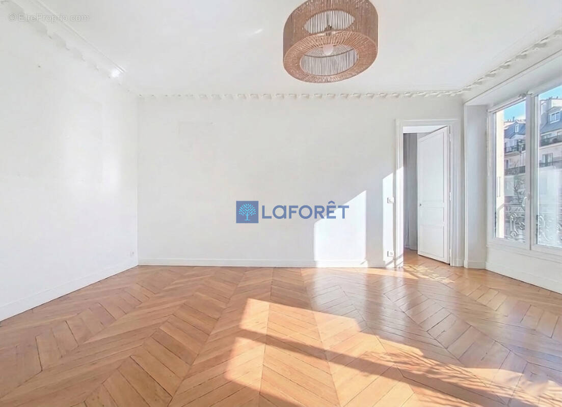Appartement à PARIS-2E