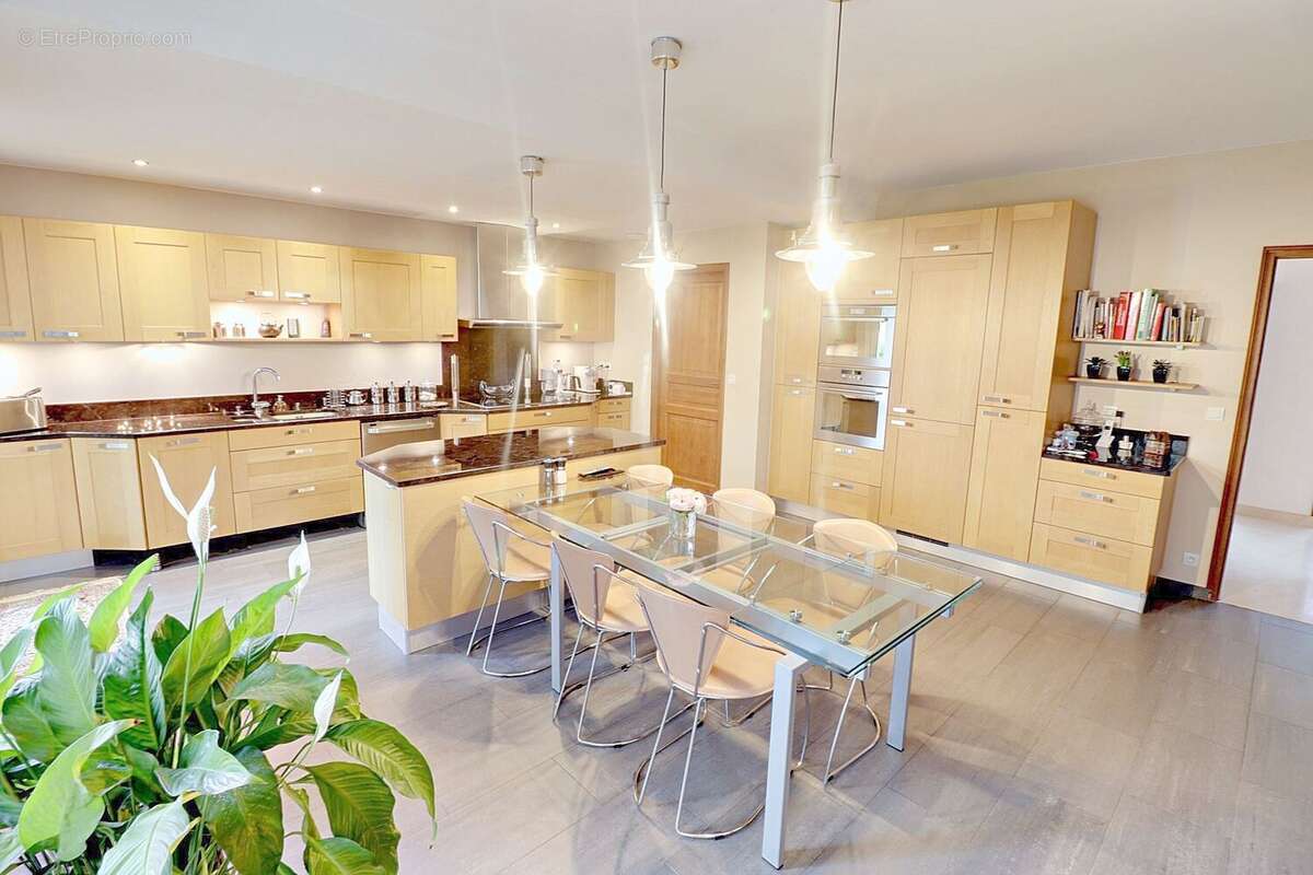 Maison à VELIZY-VILLACOUBLAY