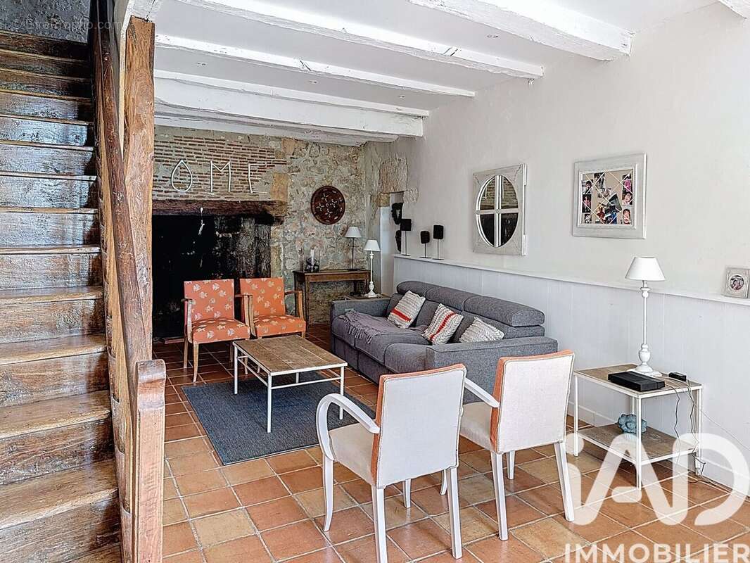 Maison 260 m² à Lacour  - photo 9
