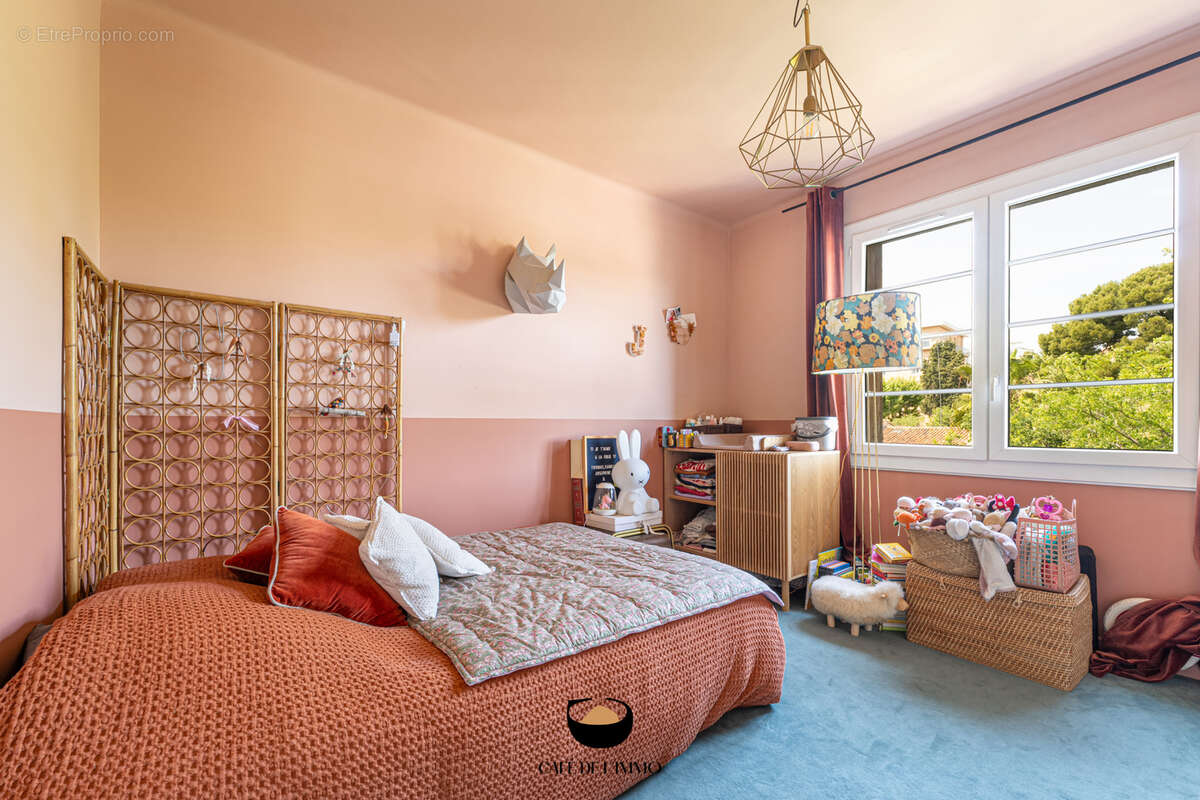 Appartement à MARSEILLE-5E