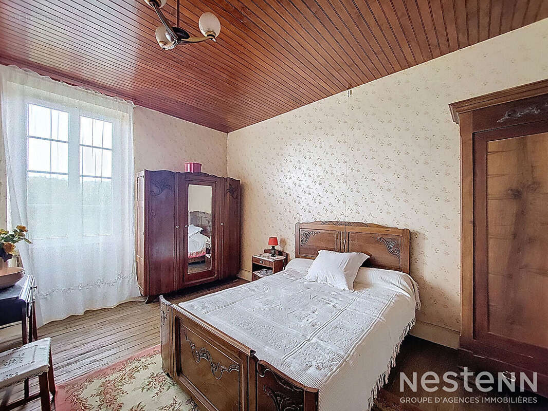 A Vendre Bâtisse en pierre de 310 m² avec dépendances sur une propriété de plus de 1,8 ha - photo 12