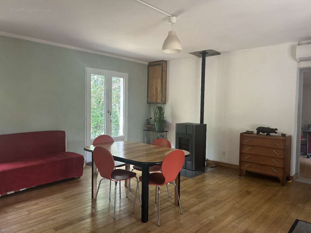 Maison de plain-pied avec dépendances et 1,5ha de terrain - photo 3