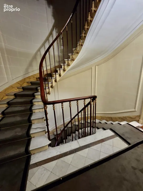 Appartement 5 pièces 130 m² à vendre à Paris-16e (75116) - photo 5