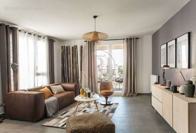 Appartement à SAINT-CLEMENT-DE-RIVIERE