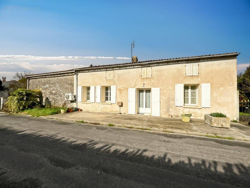 Maison à MONTILS