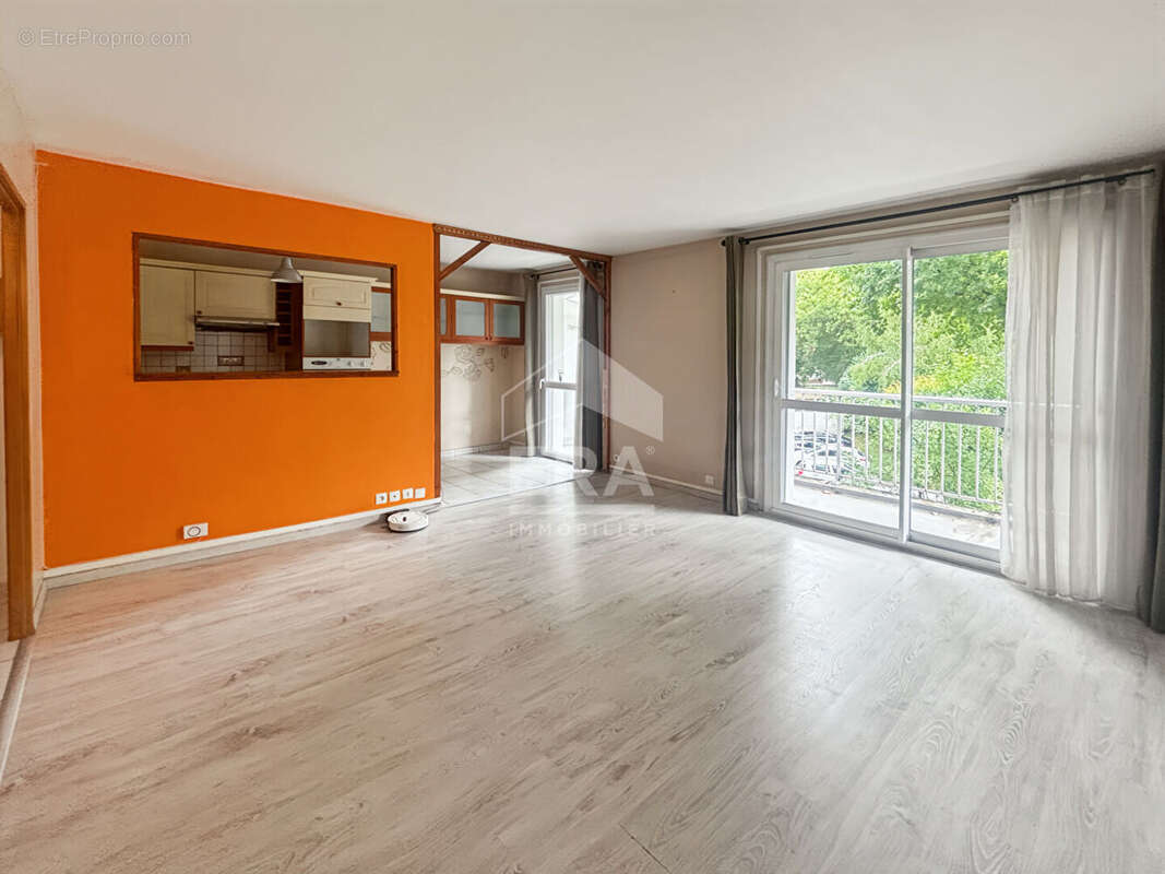 Appartement à VAUX-LE-PENIL