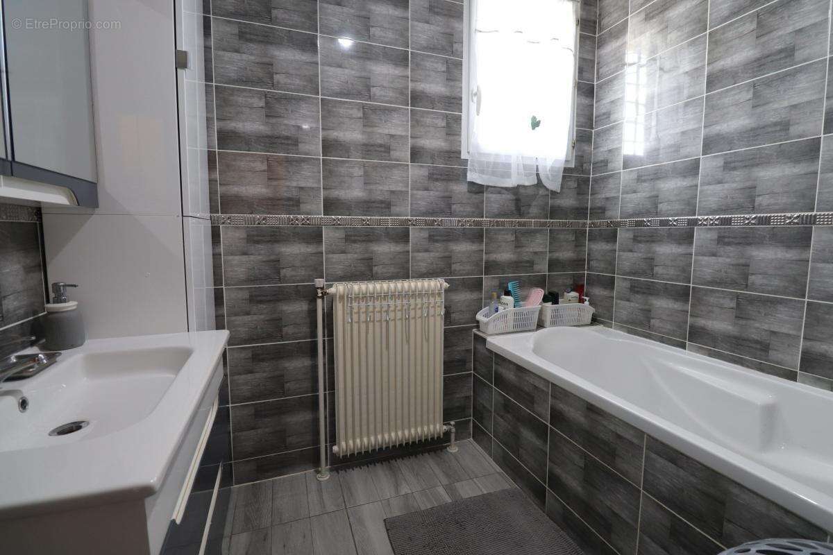 Maison à CHARVIEU-CHAVAGNEUX