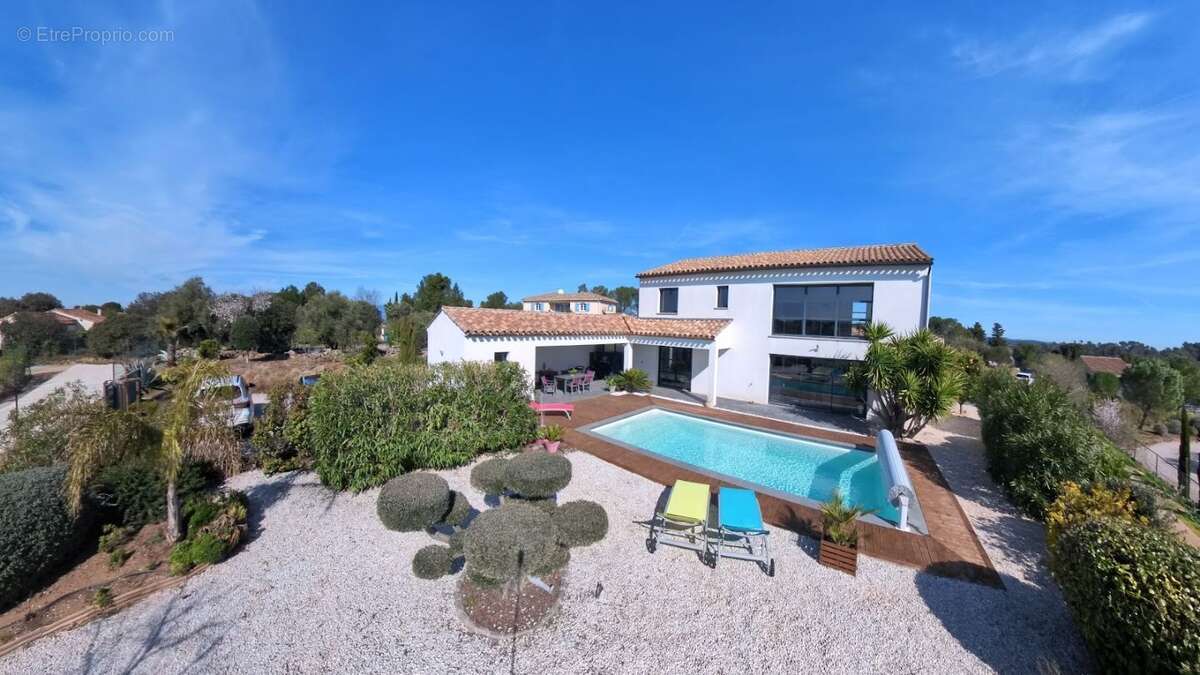 Maison 175 m² à Escales  - photo 37