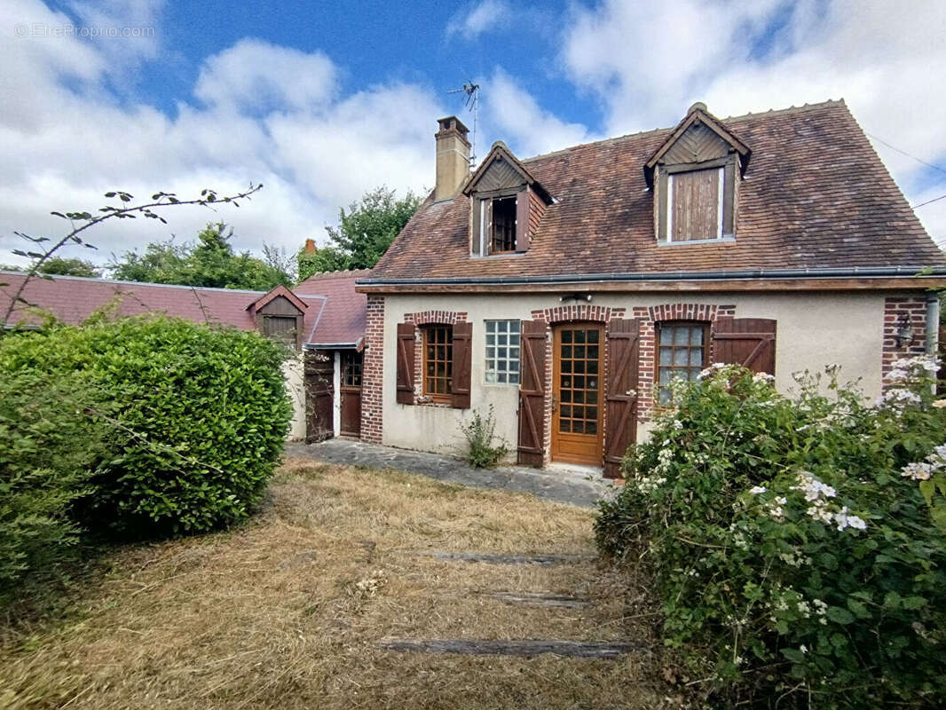 Maison à SAINT-AGIL