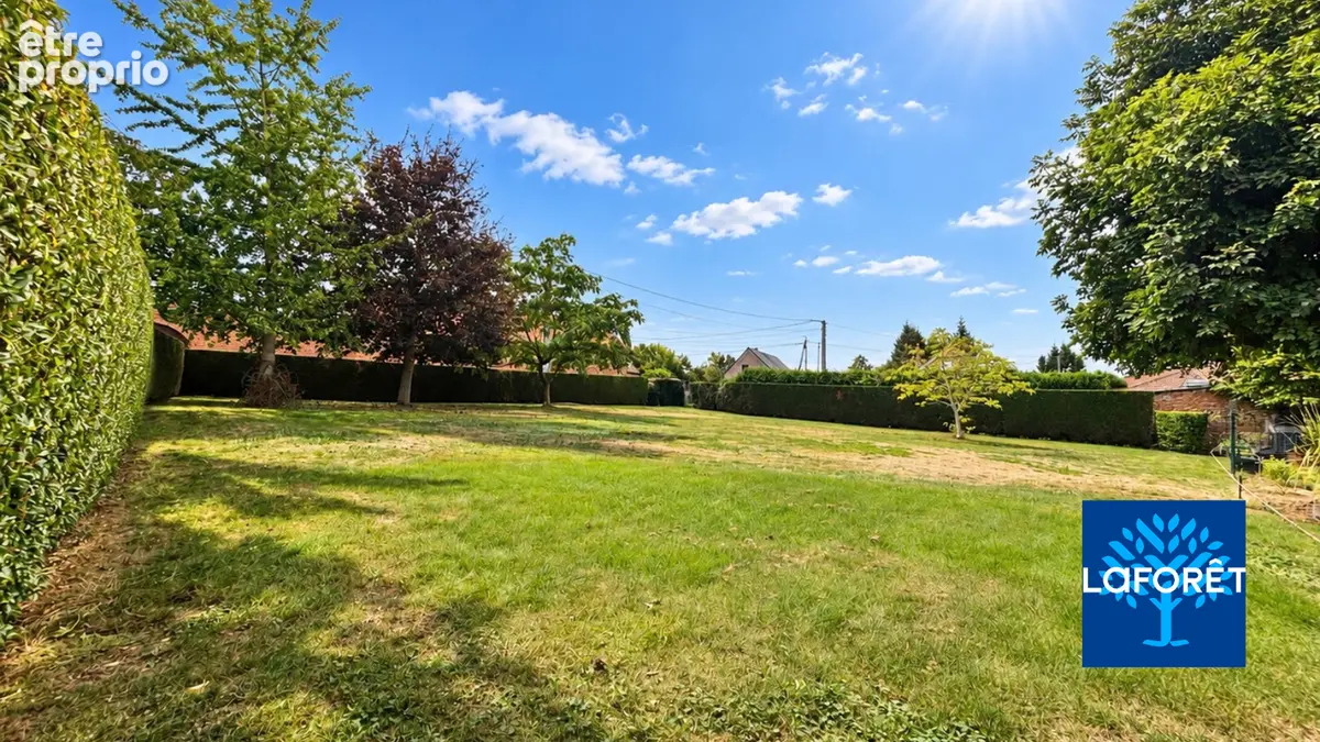 Terrain constructible de 750 m² à Sebourg - photo 3