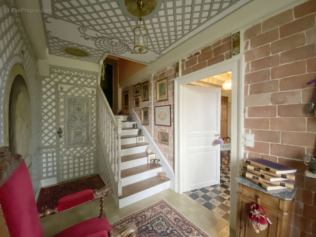 Maison à MAIZIERES-LA-GRANDE-PAROISSE