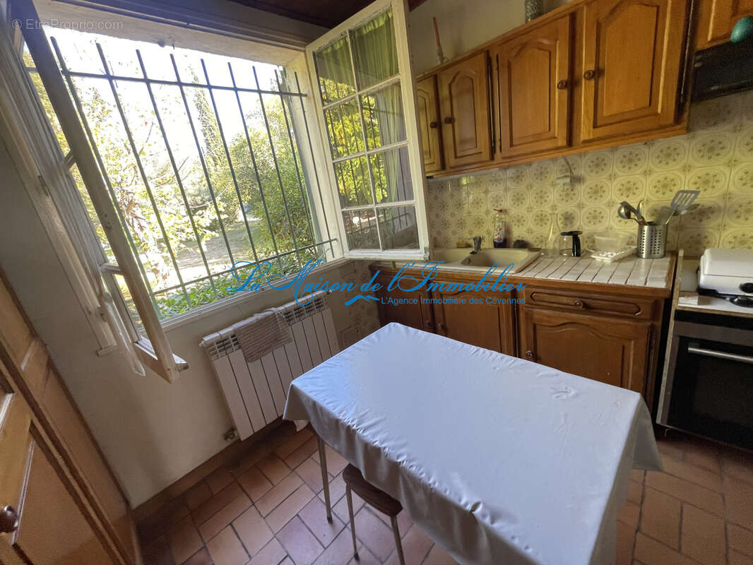 Boisset et Gaujac, maison de 168 m2 avec piscine sur 3190 m2 de terrain - photo 7