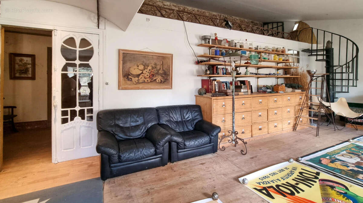 piéce - Maison à BROUSSES-ET-VILLARET