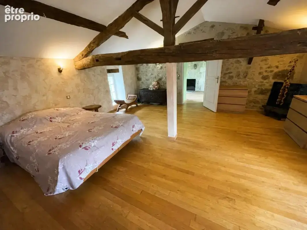 Propriété de charme en pierre composée de trois logements, piscine et terrain de 8 000 m² – À 7 minutes de Condom - photo 10