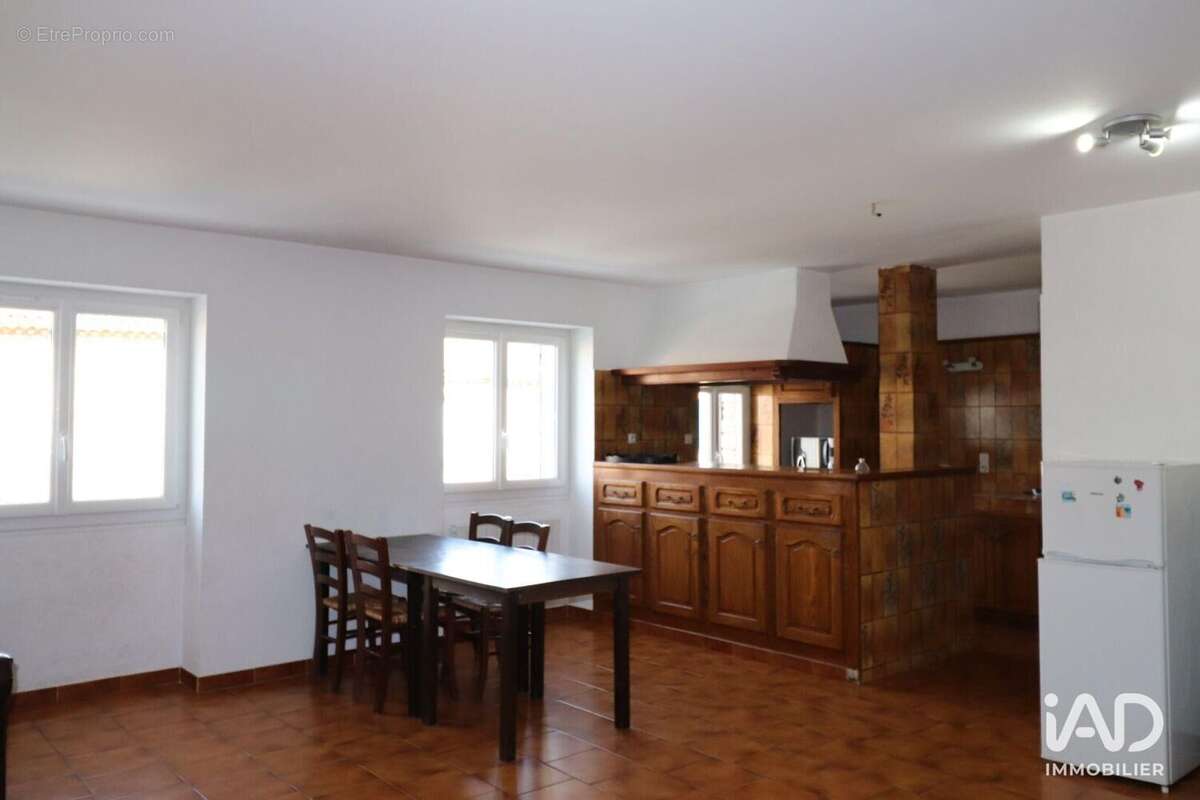 Photo 6 - Commerce à LES SALLES-SUR-VERDON