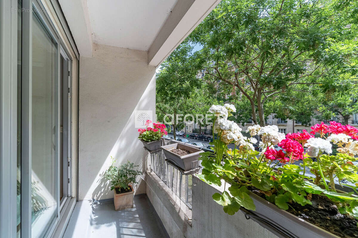 2 balcons - 3 chambres - sectorisation jean de la fontaine - dpe d - photo 2